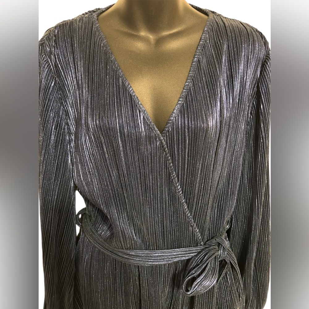 Bardot Belissa navy shimmer pleated faux wrap dress size 6 - Picture 8 of 15